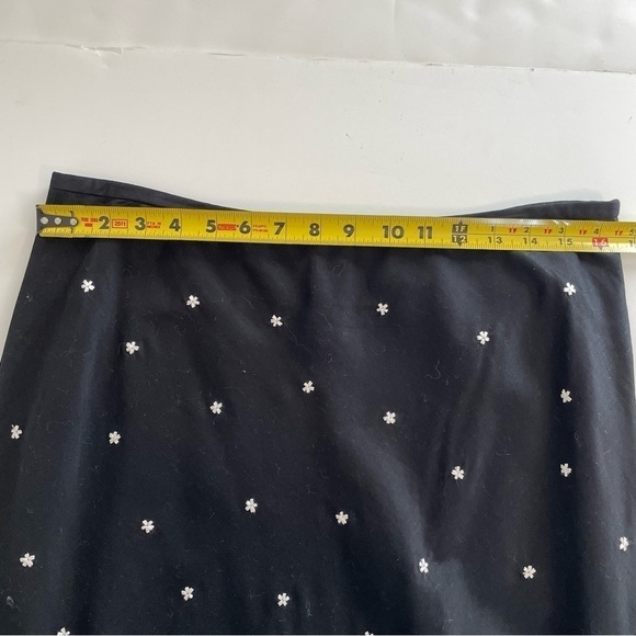 Ann Taylor Black Knee Length Embroidered Boho Skirt Size 12 - Picture 5 of 6